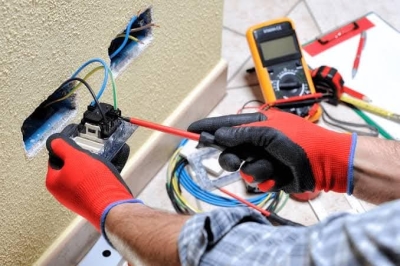 Électricien du bâtiment et plaquiste 