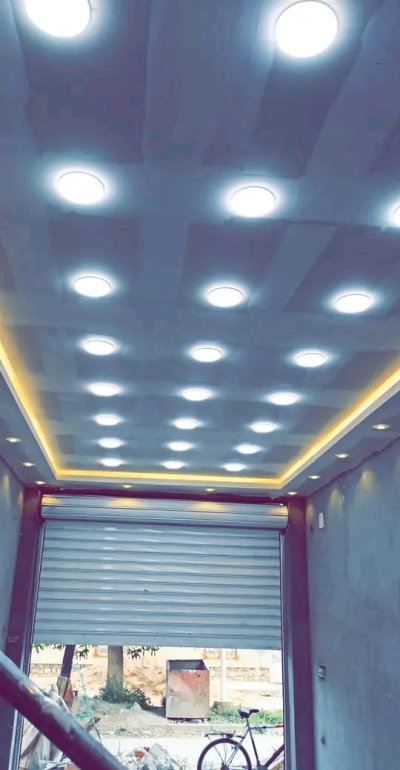 je suis électricien bâtiment à Oran prends en charge tous vous travaux d'électricité générale .0666763149 / 0553708633